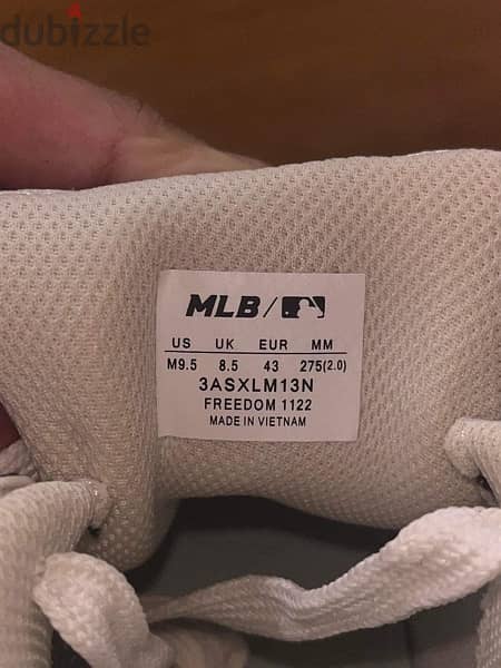 New York Yankees shoes black and white 4
