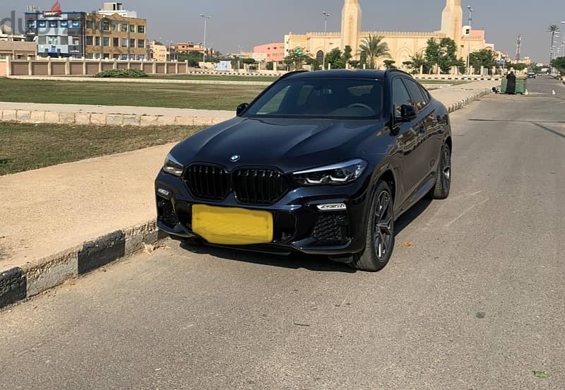 X6 M50i perfect condition all services done at agent 0