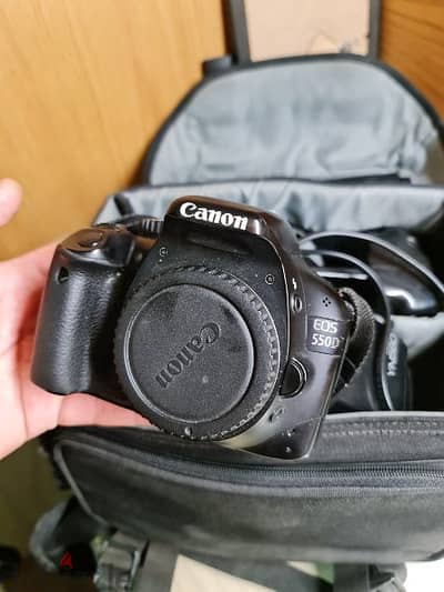 cannon 550d بكل مشتملاتها