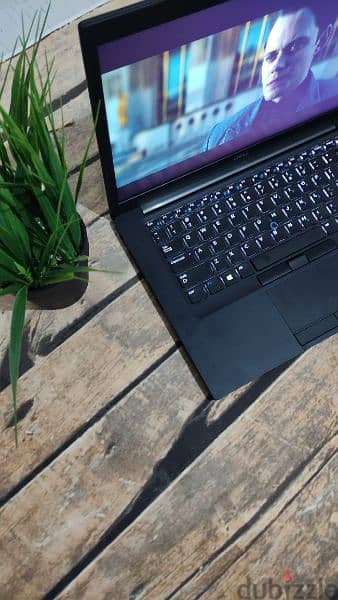 لابتوب Dell latitude core i5 8th جيل ثامن / كارت شاشة 8 جيجا / 16 نواة 17