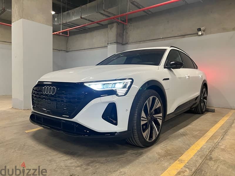 AUDI Q8 (etron) S line فى القاهرة للمعاينة zero km ،2024 سقف بانوراما