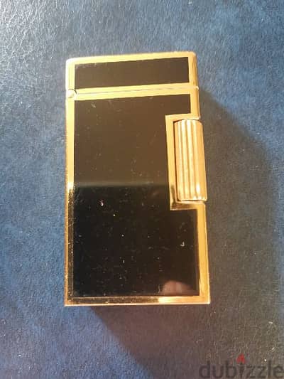 A Lighter resembling a Dupont Smaller lighters