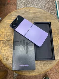 Galaxy Z Flip 4 256G Purple جديد فتحت علبة 0