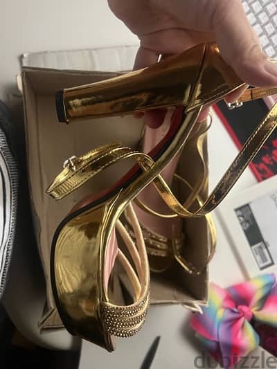 soiree heels  دهبي صندل gold sandals