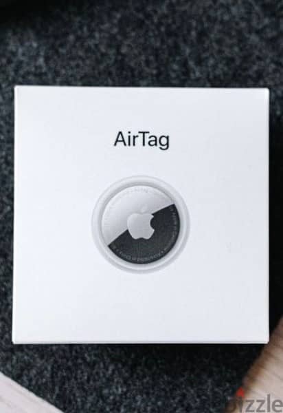 Original airtag in box 0