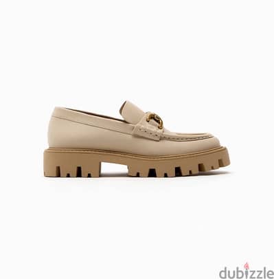 brand new Zara women 100% leather loafers. size 38