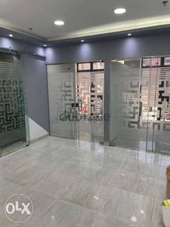 مكتب 82 متر متشطب بالتكيفات و متقسم في أرقى مكان إداري في الشيخ زايد 0