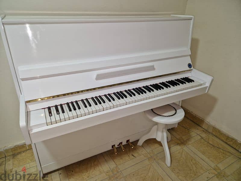 Bellarus Russian Modern piano as new 5