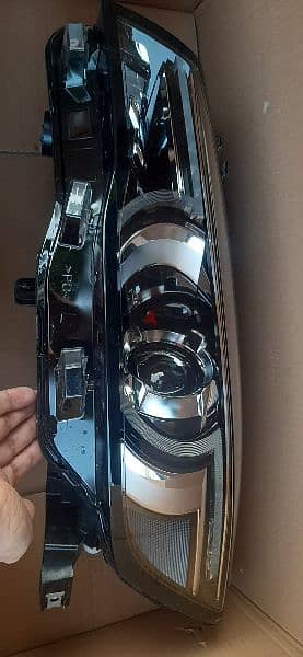 Headlight front right LED  فانوس  أمامي شمال أعلى فئة