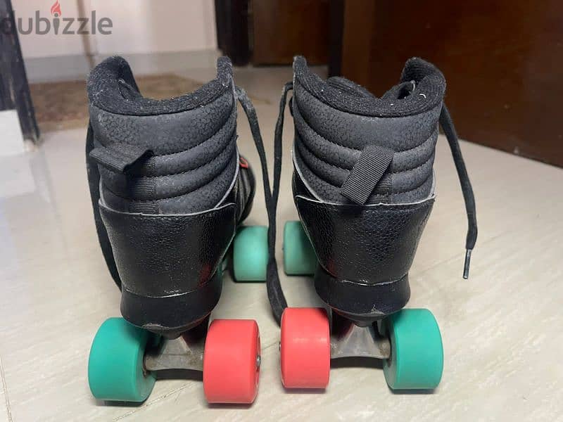 حذاء تزحلق باتيناج skate . . مقاس ٣٧ . . ماركة decathlon 3