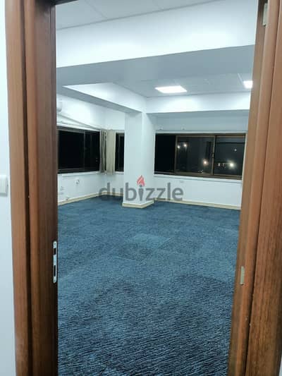 تركيب ارضيات بلاط موكيت carpet tilles قطع بلاطات سجاد عازل للرطوبة