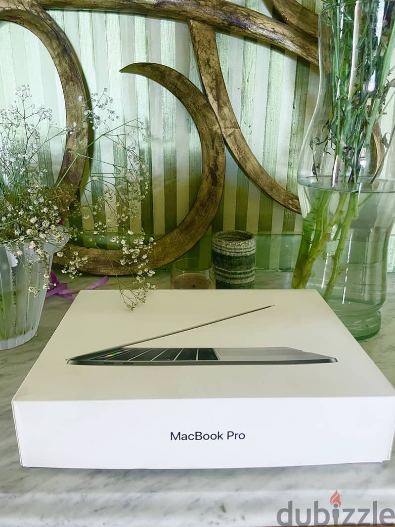 MacBook Pro (13-inch, 2016, Touch Bar). WITH BOX, ZERO SCRACTCHES!!!!! 1