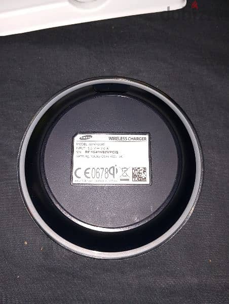 Samsung Wireless Charger EP-PG9201. 1