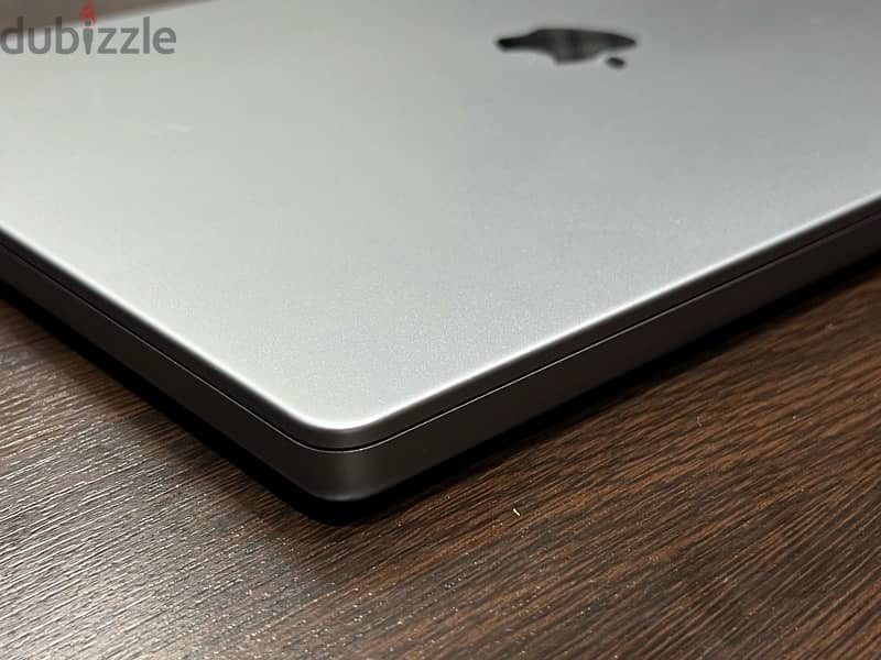 Apple MacBook Pro 16.2” M1 pro 2021 USED Like NEW 3