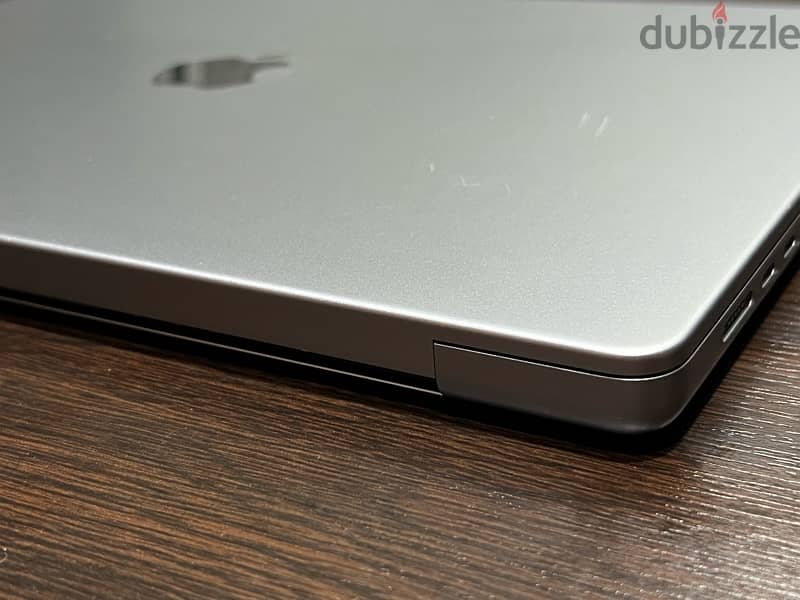 Apple MacBook Pro 16.2” M1 pro 2021 USED Like NEW 4