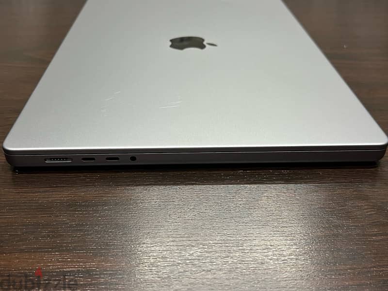 Apple MacBook Pro 16.2” M1 pro 2021 USED Like NEW 7