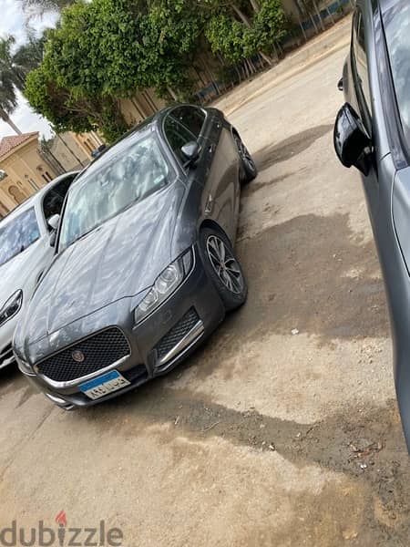 Jaguar XF 2016 portfolio GreyXBeige 4