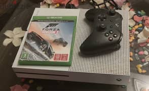 Xbox one S - Barely used 0
