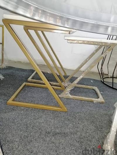 ترابيزة ثلاثيه ستيل حديد ذهبي برخام ابيض