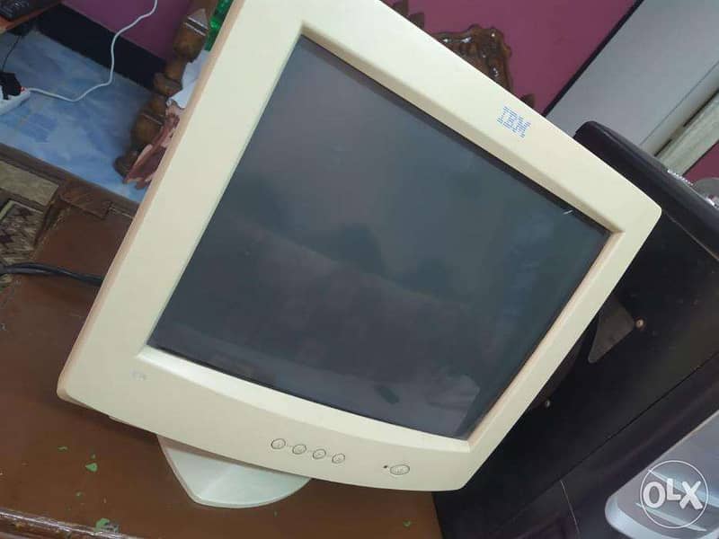 شاشه كمبيوتر IBM 2