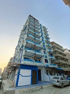 شقه للبيع في الإسكندرية شاطئ النخيل نصيه موقع ممتاز جدا يصلح للسكن