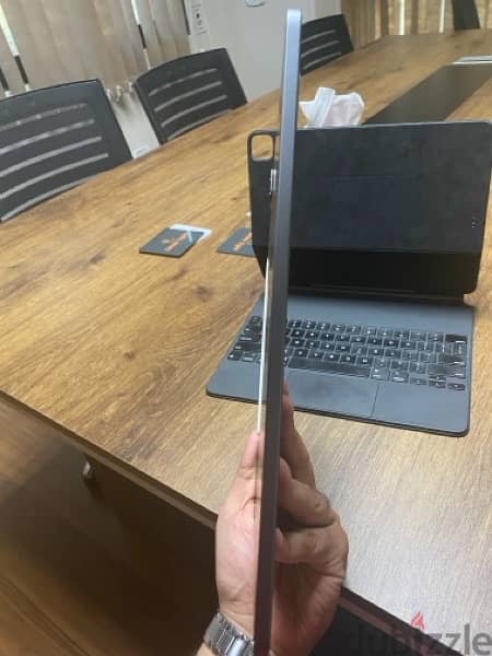 iPad Pro 12.9inch 5th generation 256gb with MagicKeyboard and Pencil2 3