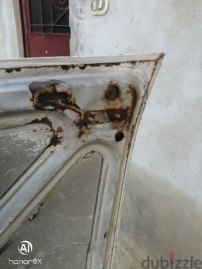 باب شنطة عربيه لادا ٢١٠٥ فبريكه من الداخل