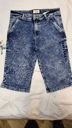 Short Jeans Max 15-16 yearsشورت جينز من السعودية