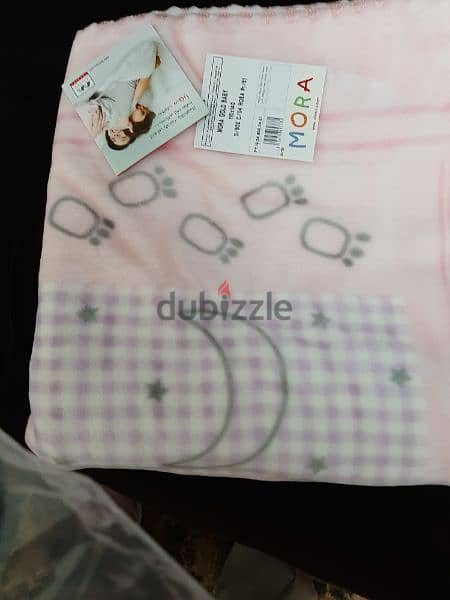 بطانية مورا جولد اطفال مقاس ١٤٠×١١٠. . لونها pink 7
