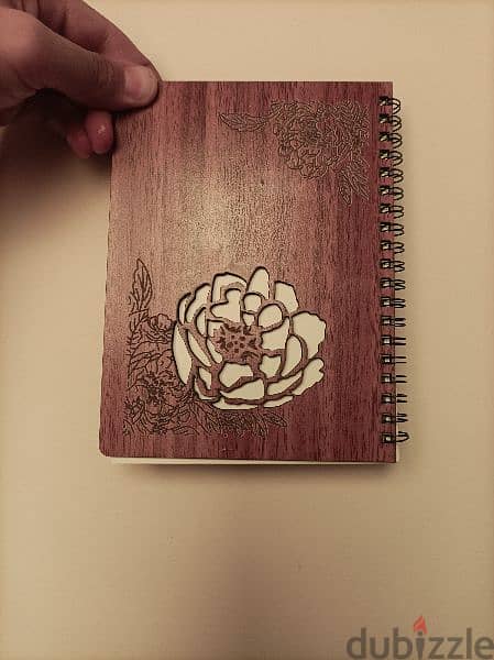 Notebook خشبية بأشكال جميلة 1