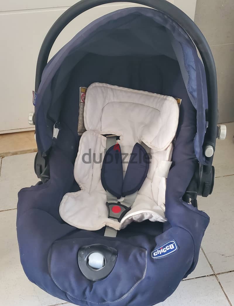 Chicco car seat and a stroller 5