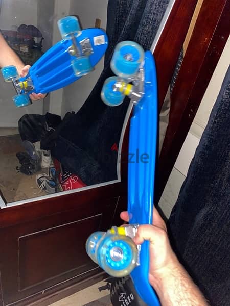 skateboard (blue) with lightning wheels 2