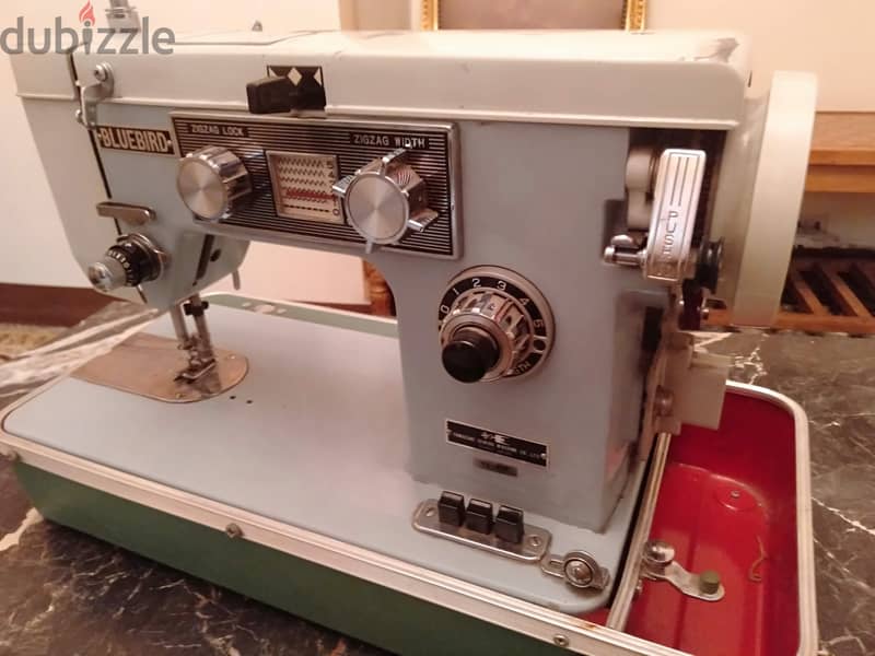 ماكينة خياطة ياباني أصلي من السبعينيات ماركة ( BlueBird ) لم تستخدم 3