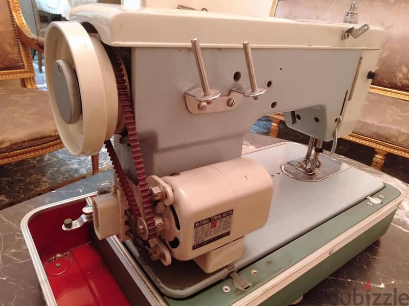 ماكينة خياطة ياباني أصلي من السبعينيات ماركة ( BlueBird ) لم تستخدم 10