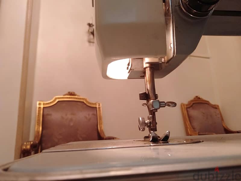 ماكينة خياطة ياباني أصلي من السبعينيات ماركة ( BlueBird ) لم تستخدم 12