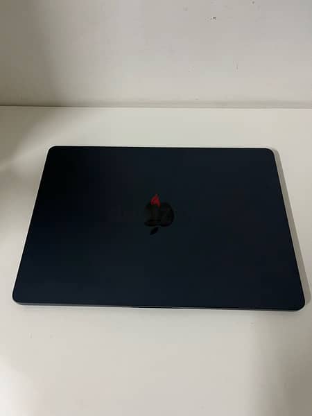 macbook air m2 13.6” in midnight. OPENED - BARELY USED 6
