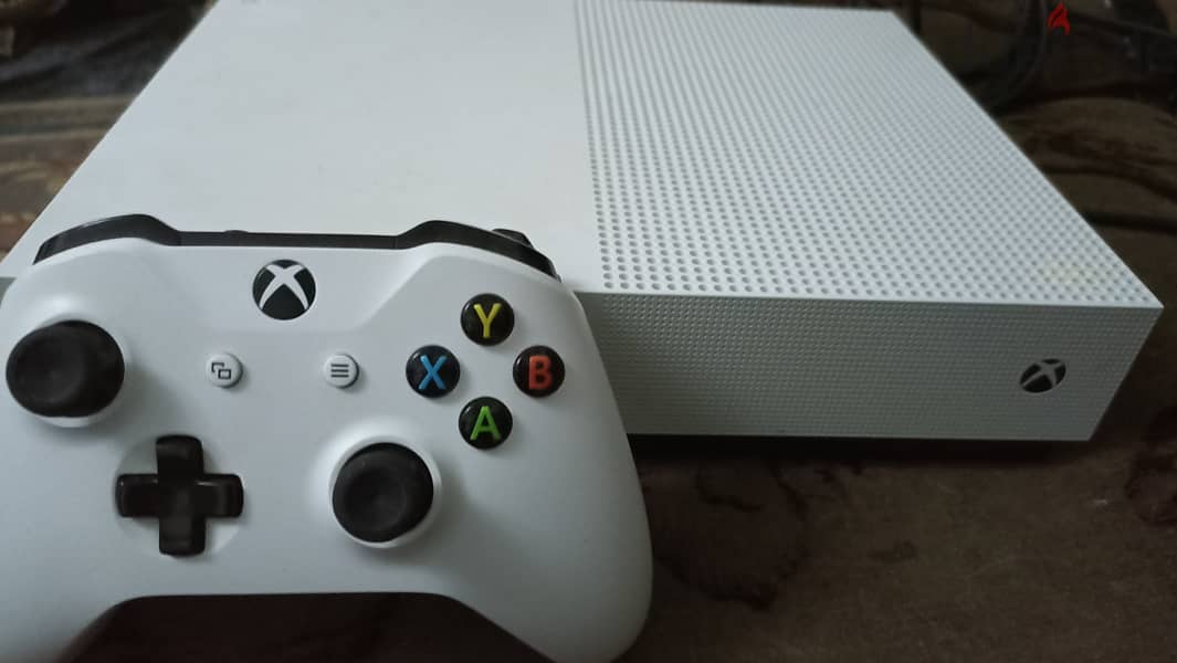 Xbox One S 1TB All-Digital Edition Console 1tera like new + controller 0