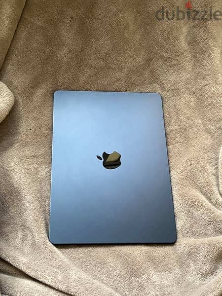 macbook air m2 13.6” in midnight. OPENED - BARELY USED 8
