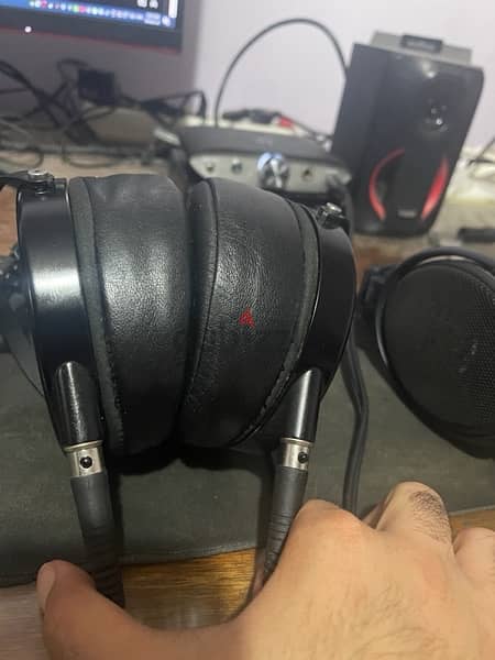 Audeze LCDX AUDIOPHILE AND MIXING HEADPHONE 2