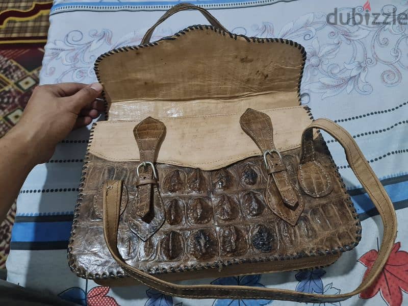 شنطة جلد ضهر تمساح طبيعي Hand made تحفة فنية جديدة وارد أفريقيا 4