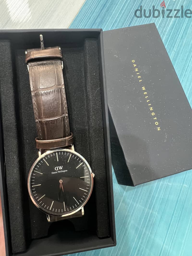 ساعه رجالي ماركة Daniel wellington 4