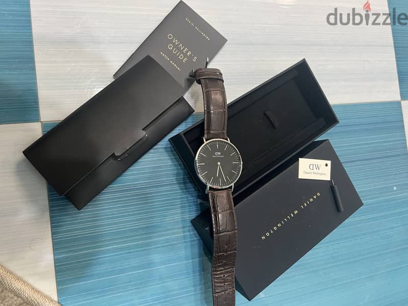 ساعه رجالي ماركة Daniel wellington 6