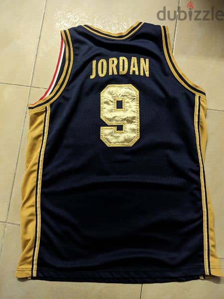 Michael jordan best sale jersey gold