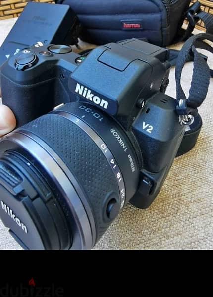 Nikon camera, model 1v2, UK rose, with holder + charger + bag 1