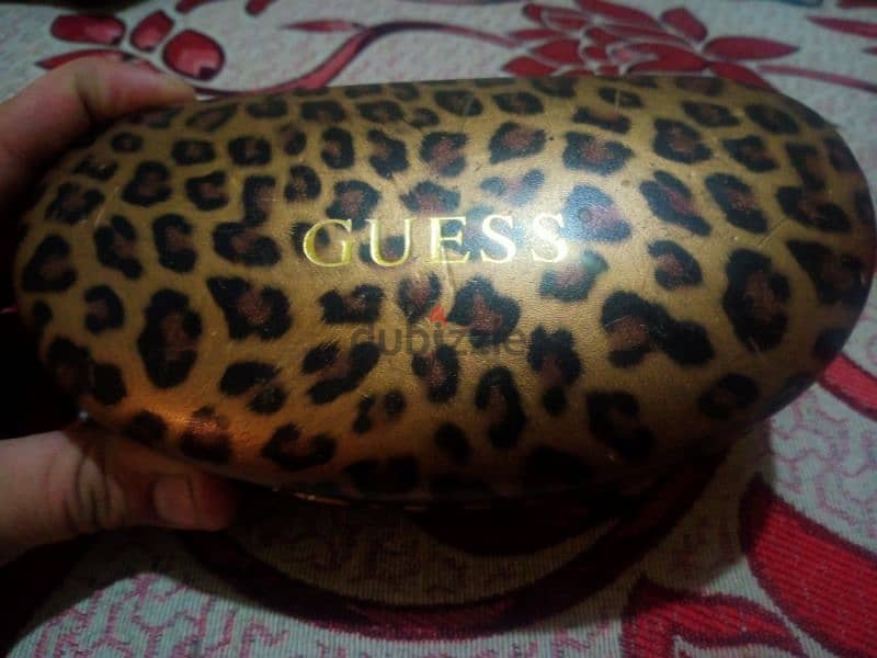 نضارة guess original black من فرنسا و واحده brown 3