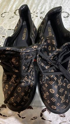 حذاء رجالي Louis Vuitton