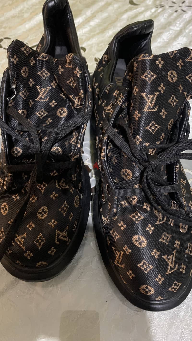 حذاء رجالي Louis Vuitton 2
