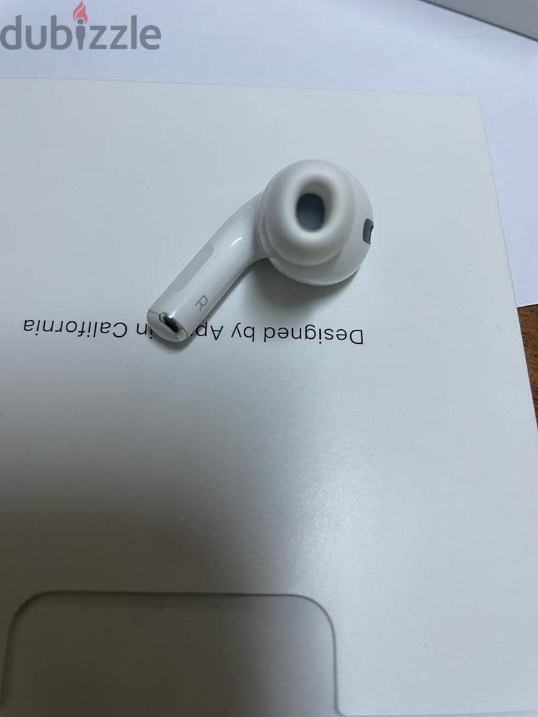 AirPods Pro with Magsafe charging case الحاله ممتازه جدا 4