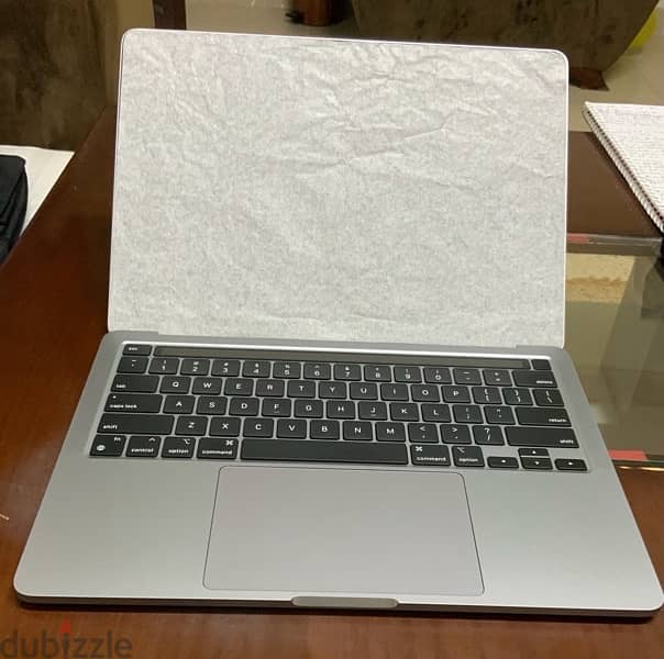 MacBook  pro m1 2020   ( Like New ) 6