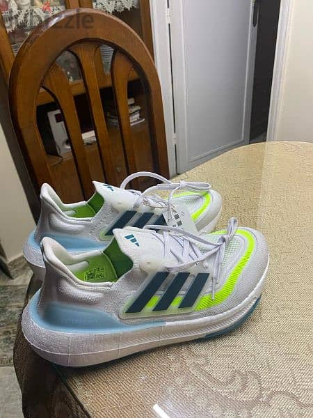 new authentic adidas ultraboost light size 42 1